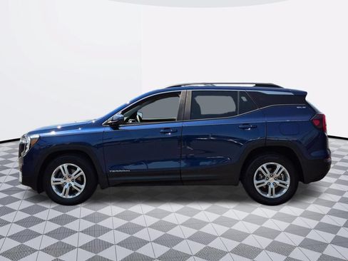Certified 2022 GMC Terrain SLE w/ Driver Convenience Package FWD image 4