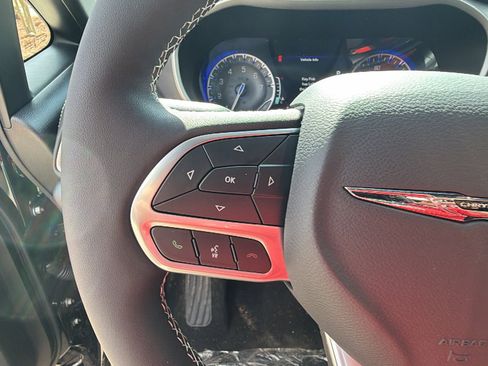 New 2026 Chrysler Pacifica Select FWD image 23