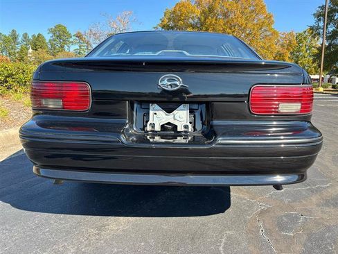 Used 1994 Chevrolet Caprice SS RWD image 5