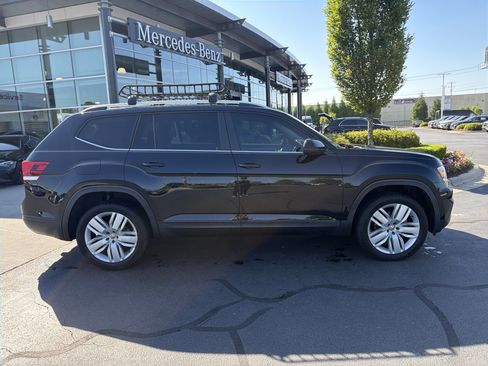 Used 2019 Volkswagen Atlas SE w/ Panoramic Sunroof Package FWD image 12