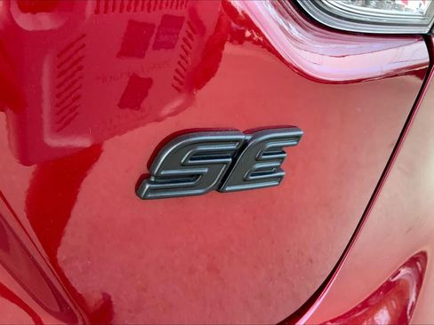 Used 2025 Toyota Corolla SE image 9