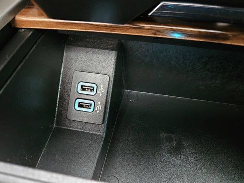 Used 2018 Ford F150 Lariat w/ Equipment Group 502A Luxury AWD/4WD image 30
