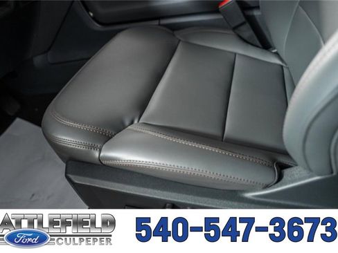 New 2025 Ford Expedition Active image 40