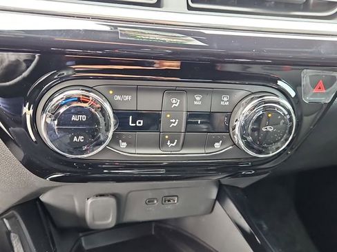 New 2026 Chevrolet Trax RS w/ Sunroof Package image 25