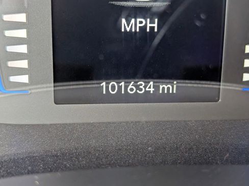 Used 2020 Chrysler Voyager Lxi image 11