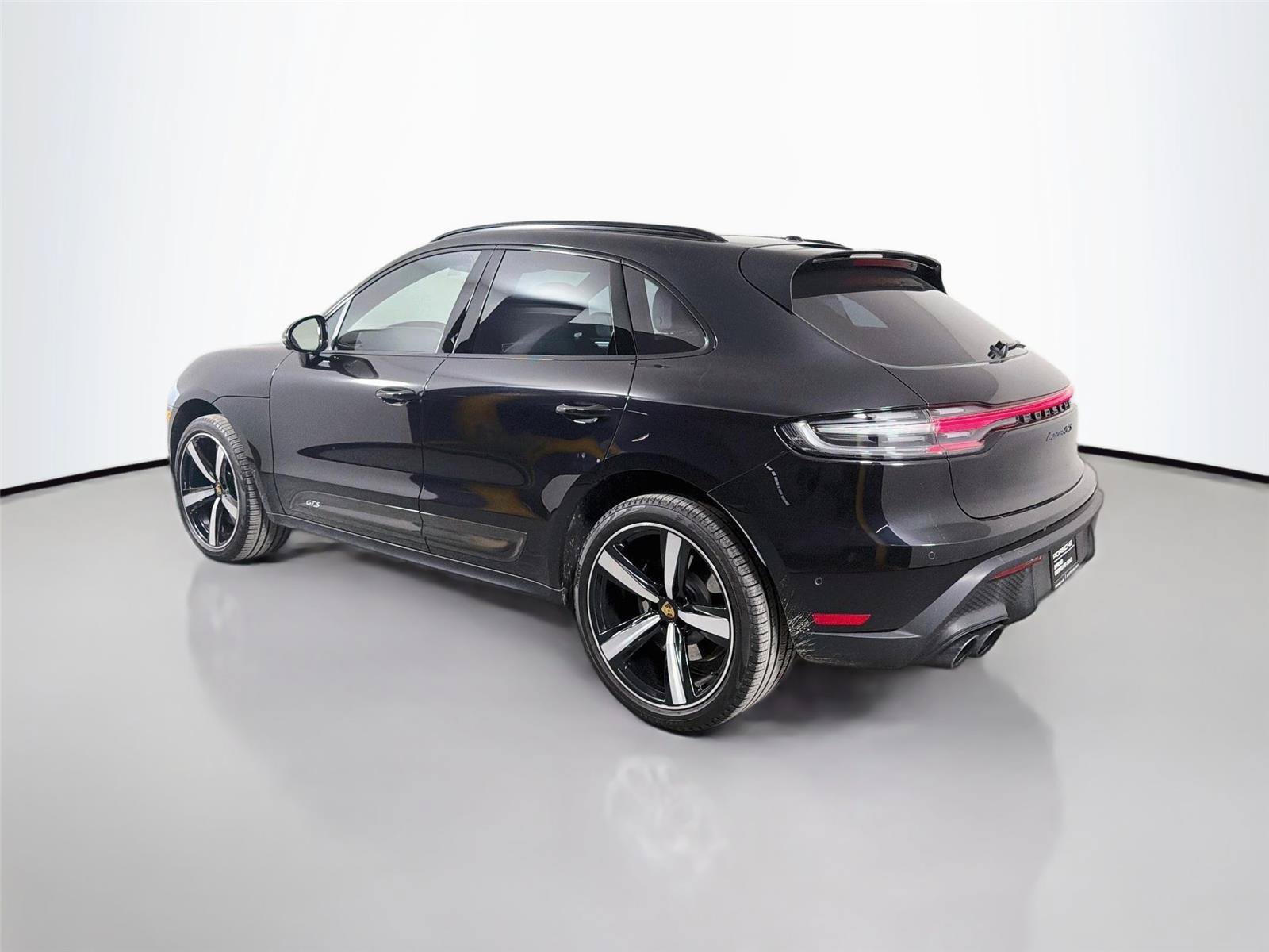 Certified 2026 Porsche Macan GTS AWD/4WD image 3