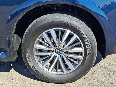 Used 2024 Nissan Armada SL w/ Captain's Chairs Package image 8