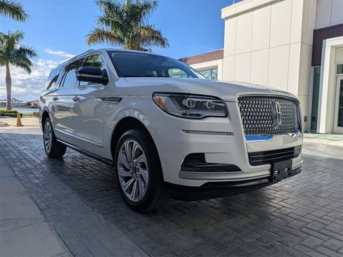 Certified 2024 Lincoln Navigator L Reserve image 2