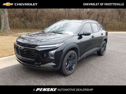 Certified 2025 Chevrolet Trax ACTIV w/ Driver Confidence Package image 1