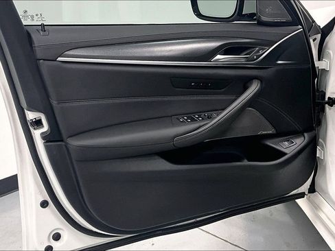 Used 2023 BMW 530i w/ M Sport Package image 18