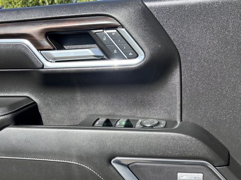 Used 2023 GMC Sierra 1500 SLT w/ SLT Convenience Package image 18