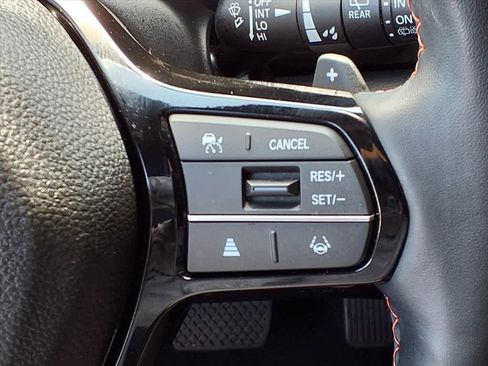 Used 2025 Honda Pilot TrailSport image 17