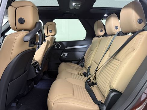 New 2026 Land Rover Discovery Limited Edition image 11