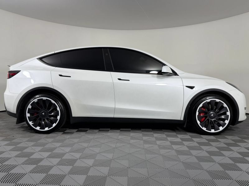 Used 2025 Tesla Model Y Long Range AWD/4WD image 21