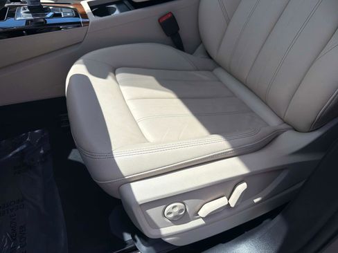 Used 2023 Audi Q5 2.0T Premium w/ Convenience Package AWD/4WD image 18
