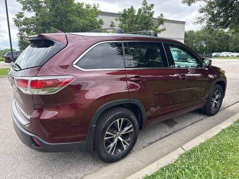 Used 2016 Toyota Highlander XLE w/ Protection Package #3 AWD/4WD image 5