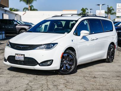 Used 2020 Chrysler Pacifica Limited w/ Advanced Safetytec Group