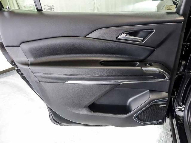 Used 2025 Chevrolet Traverse High Country FWD image 32