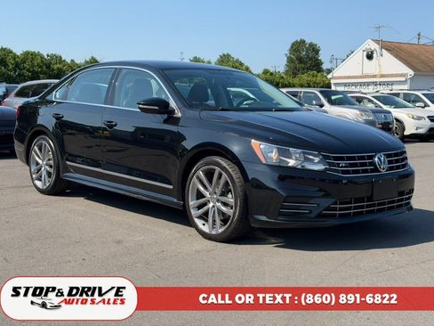 Used 2016 Volkswagen Passat 1.8T R-Line FWD image 3