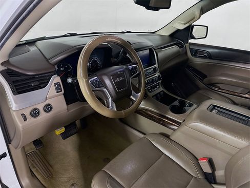Used 2017 GMC Yukon SLT image 30