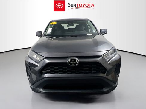 Used 2022 Toyota RAV4 LE FWD image 10