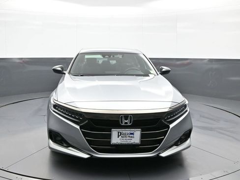 Used 2022 Honda Accord Sport image 2