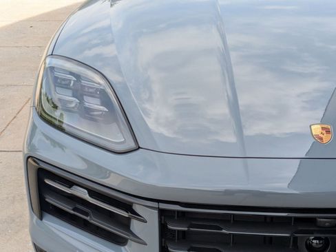 New 2026 Porsche Cayenne Coupe AWD/4WD image 12