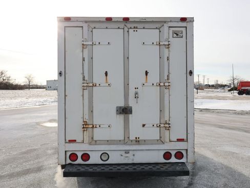 Used 2004 GMC Savana 3500 image 3