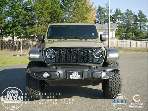 Used 2025 Jeep Wrangler Sport image 8