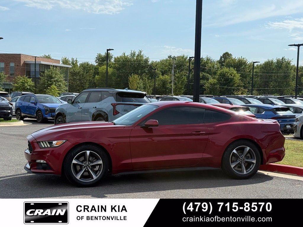 Used 2017 Ford Mustang Coupe RWD image 4