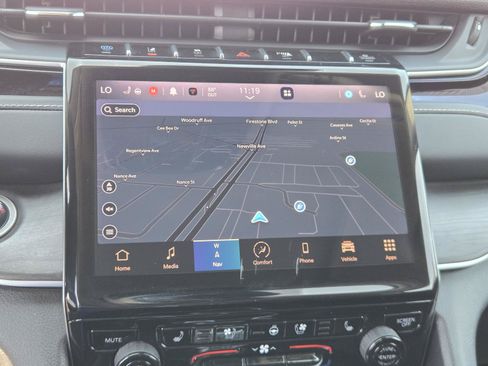 Certified 2023 Jeep Grand Cherokee 4WD 4xe w/ Luxury Tech Group II image 7