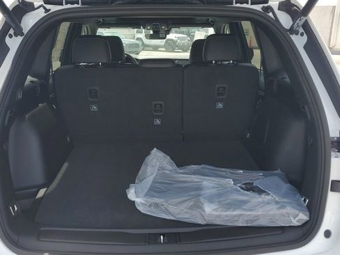 New 2025 Jeep Grand Cherokee Limited w/ Black Appearance Package image 10