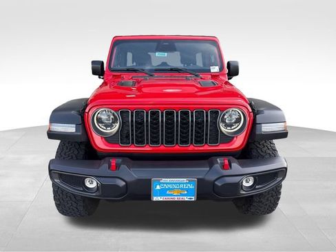 Used 2025 Jeep Wrangler Unlimited Rubicon w/ Convenience Group AWD/4WD image 8