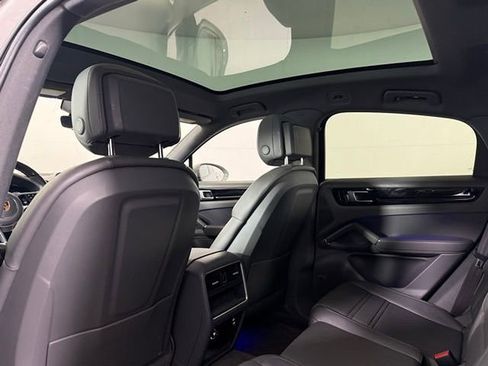 Used 2020 Porsche Cayenne Base image 22