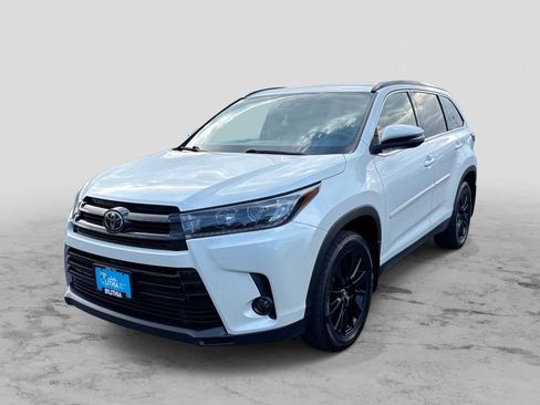 Used 2019 Toyota Highlander SE AWD/4WD image 1