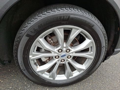 Certified 2023 Ford Explorer Limited w/ Limited Technology Package image 8