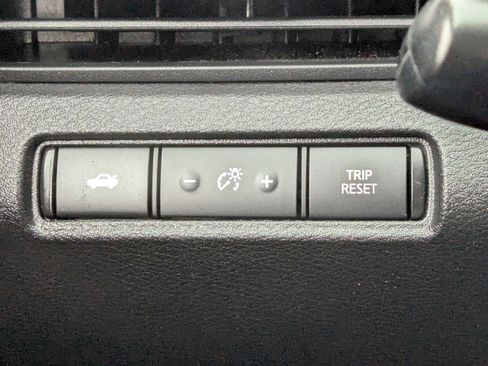 Used 2024 Nissan Altima 2.5 SV FWD image 28