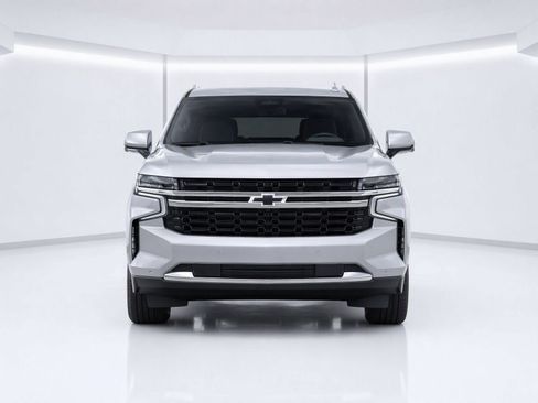 Used 2023 Chevrolet Suburban LS RWD image 5