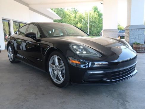Used 2019 Porsche Panamera RWD image 3