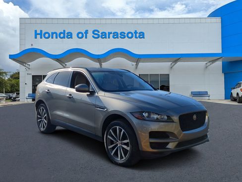 Used 2018 Jaguar F-PACE Prestige image 1