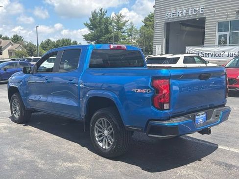 Used 2023 Chevrolet Colorado LT AWD/4WD image 3