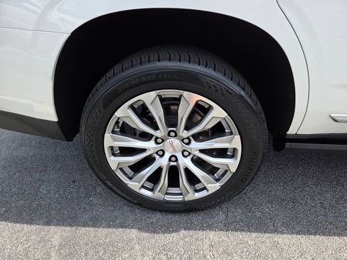 Used 2023 GMC Yukon Denali RWD image 14
