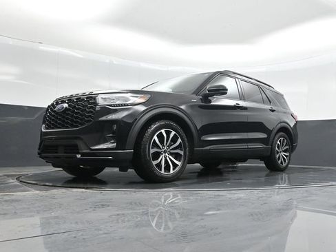 Used 2025 Ford Explorer ST-Line w/ Premium Package image 38