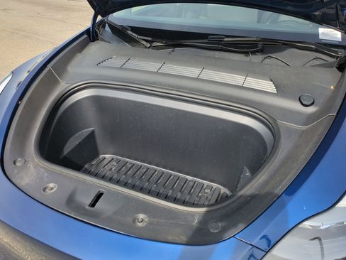 Used 2024 Tesla Model Y Long Range AWD/4WD image 39