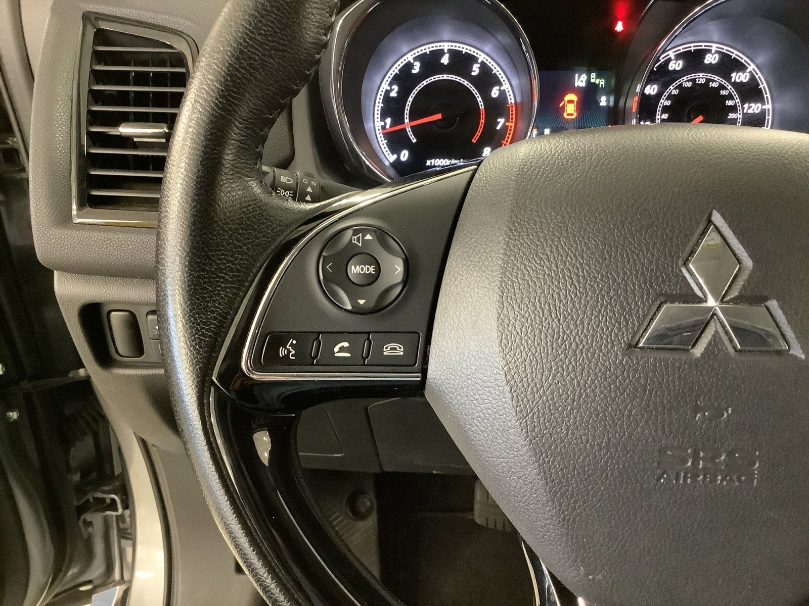 Used 2024 Mitsubishi Outlander Sport SE AWD/4WD image 15
