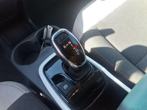 Used 2021 Chevrolet Bolt LT FWD image 11