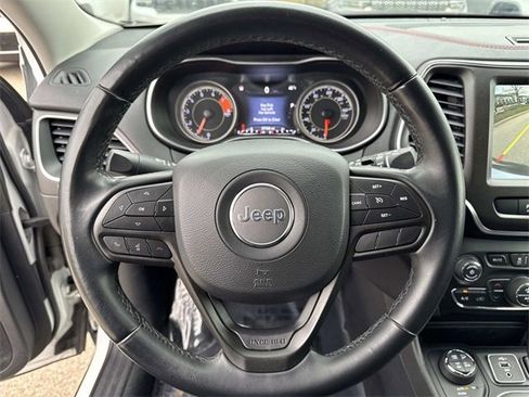 Used 2019 Jeep Cherokee Trailhawk image 27