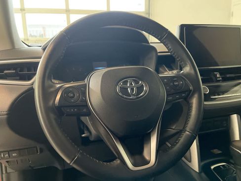 Used 2023 Toyota Corolla Cross LE AWD/4WD image 14