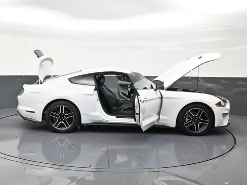Used 2022 Ford Mustang Premium RWD image 29