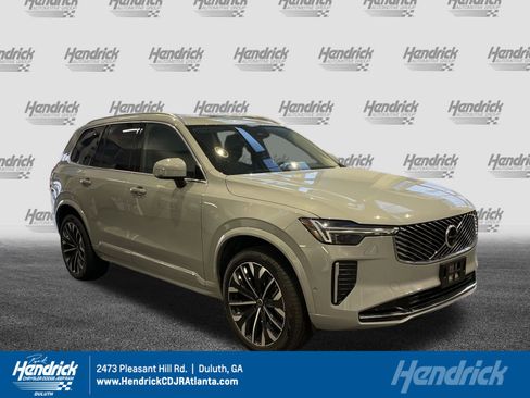 Used 2025 Volvo XC90 B6 Plus image 1